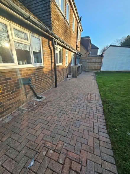 Photo of free Red Block Paving for Large Patio (North Tonbridge TN10) #3