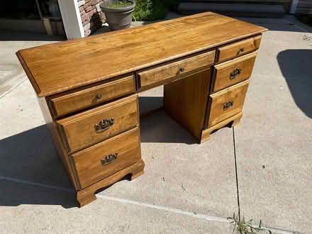 Photo of free Desk (Farmington, MI) #1