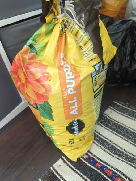 Photo of free 25L compost (Colliers Wood SW19) #2