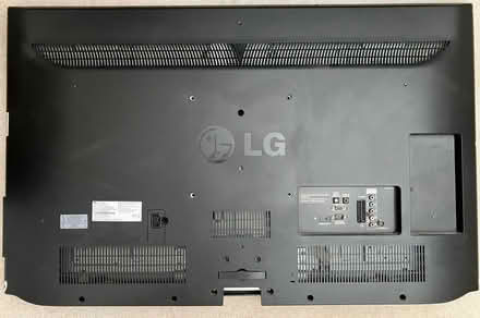 Photo of free LG 42LD450 42” TV and wall mount arm (Fenstanton PE28) #2
