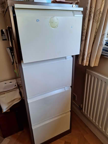 Photo of free 4 drawer filing cabnit (Bisley GL6) #1