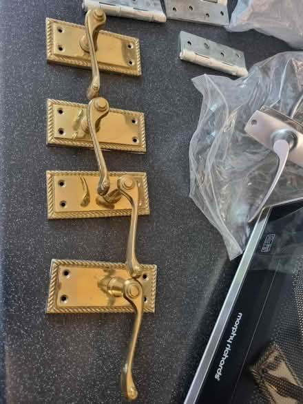 Photo of free Door handles & hinges (SE20) #1