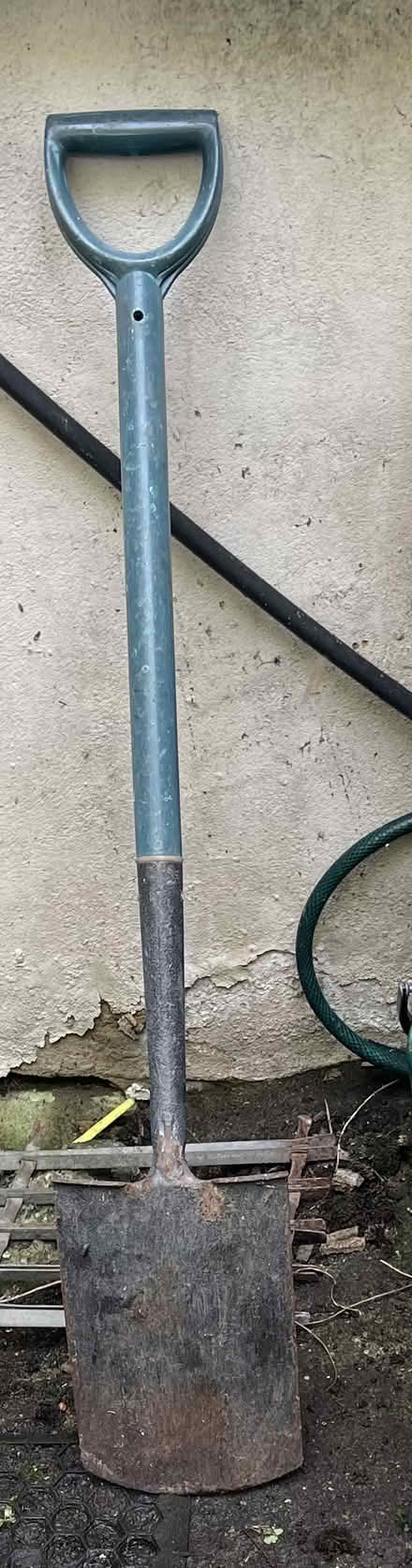Photo of free Garden spade (Finsbury Park N4) #2