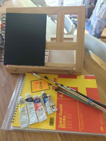 Photo of free painting equipment (Craiglockhart EH14) #1