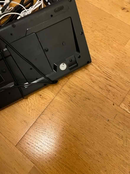 Photo of free Keyboard plus load of cables (Borough, SE1) #2