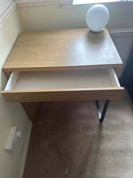 Photo of free Small desk (Billericay CM11) #1