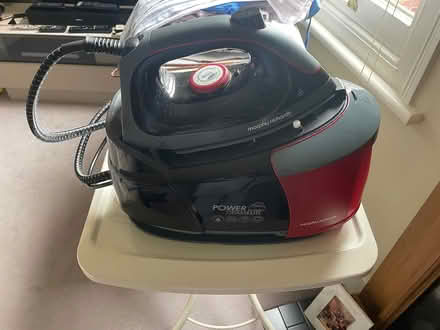 Photo of free For Parts Steam Generator Iron (HP42ET Hp4) #1