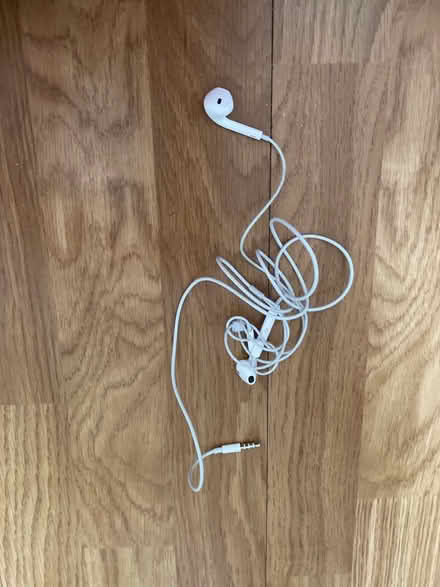 Photo of free AirPod (UB7, West Drayton, Hillingdon) #1