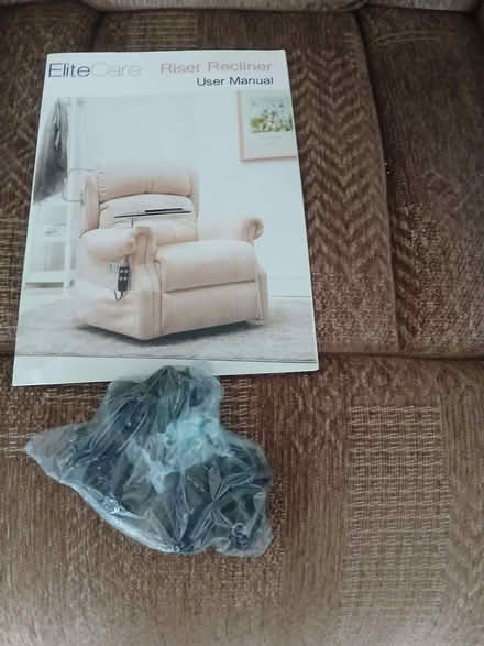 Photo of free Careco Fully Working Electric Reclining/Riser Chair (Mile House TS19) #2