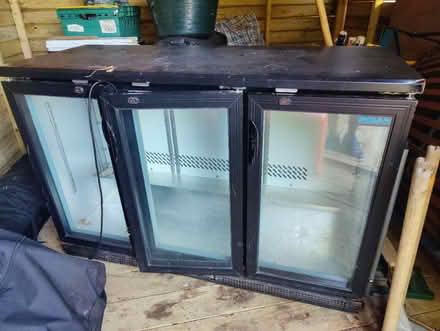 Photo of free Triple bar fridge (RG10 Waltham St Lawrence) #2