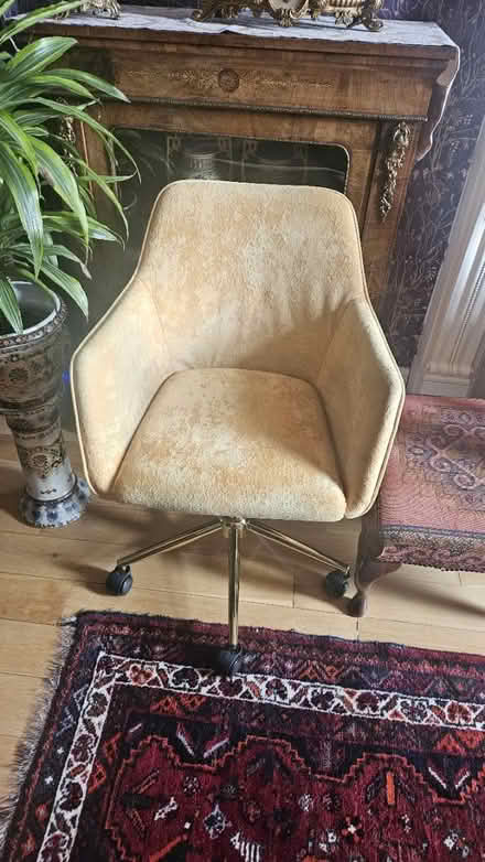 Photo of free Yellow adjustable swivel chair (Britannia Wharf BD16) #1