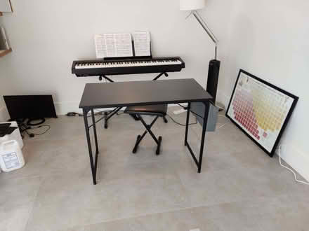 Photo of free Black desk (Hyde Park Estate W2) #1