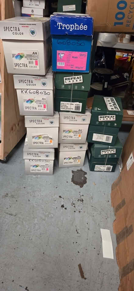 Photo of free Coloured Copier Paper (Walton Summit PR5) #1
