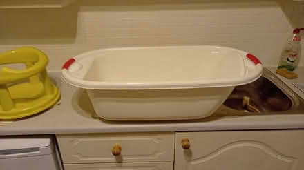 Photo of free Baby bath and baby bath seat (Castleknock or Ballsbridge) #1