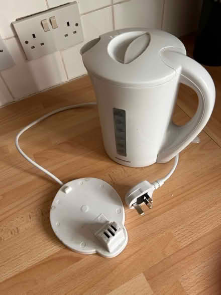 Photo of free Kettle- used - works perfectly (SW18 - Wandsworth Town) #2