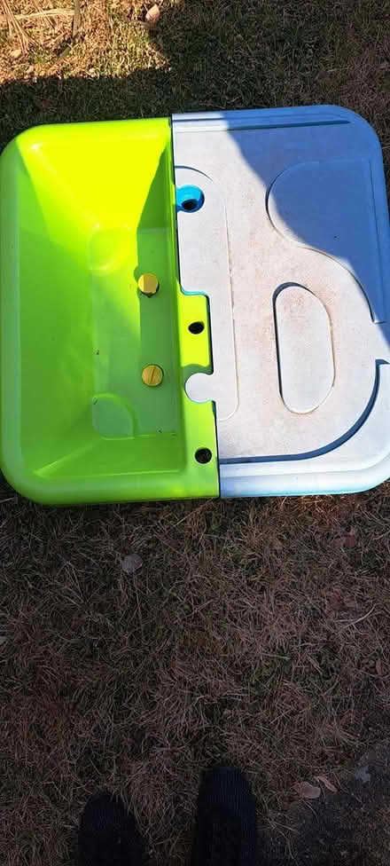 Photo of free ELC Sand/Water Table (Hampton) #2