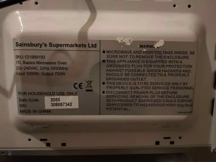 Photo of free White Microwave (Leatherhead KT22) #4