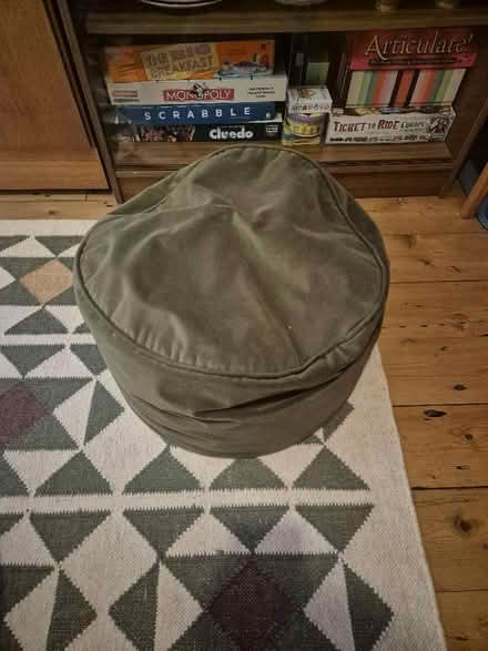 Photo of free 2x olive green poofs (Ruskin Park SE5) #2