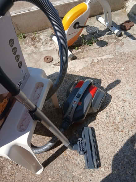 Photo of free Hoover Vacuum Cleaner (Hanwell W7) #2