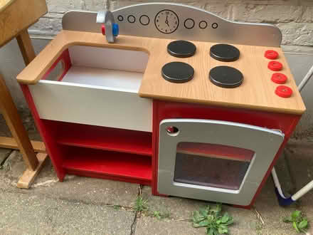 Photo of free Children’s wooden play cooker (Stoke newington N16) #1