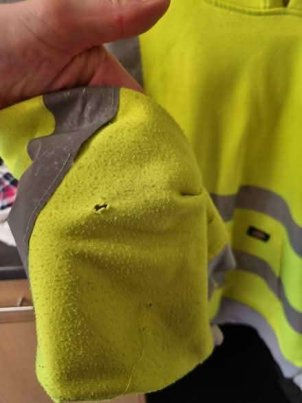 Photo of free Hi vis jumper & hi vis (SE20) #4