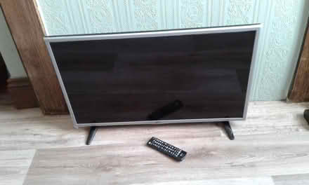 Photo of free lg 32" tv (St Blazey Gate PL24) #1