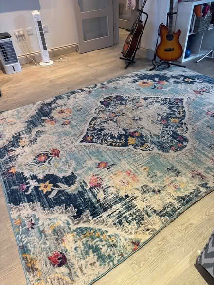 Photo of free Dressers,Mirrors, Chairs, rugs (N2 - East Finchley & HGS) #4