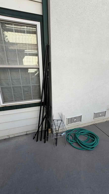 Photo of free Yakima rooftop rack bars (E Evans Ave & S Colorado Blvd) #1