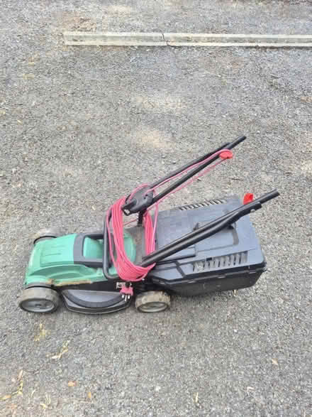 Photo of free Lawn mower (Surbiton KT5) #1