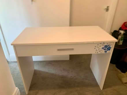 Photo of free Desk with drawer (Wentworth Road NW11) #1