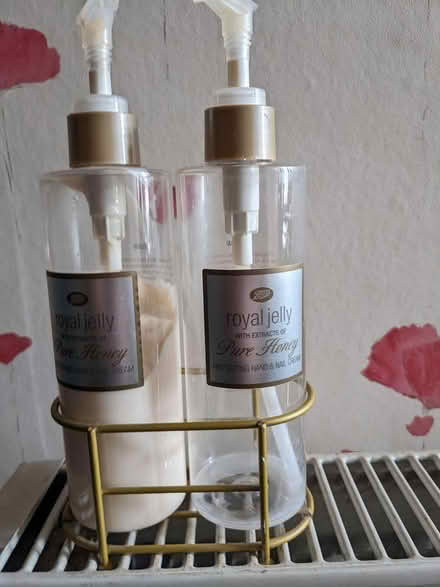 Photo of free hand wash and moisturiser (L8) #1
