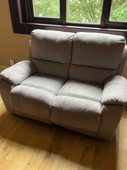 Photo of free 3+2+2 seater recliner sofas (Dunfermline KY12) #3