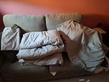 Photo of free Single duvet and bed linen (Cogges OX28) #1