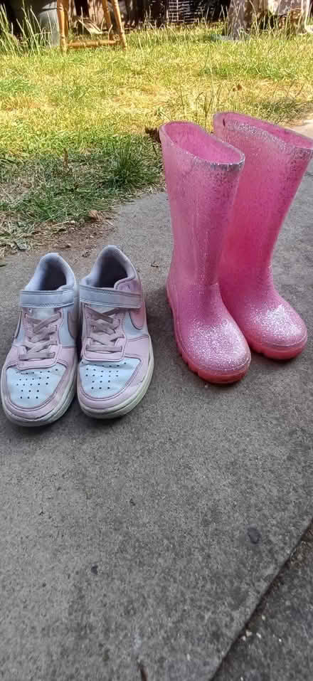 Photo of free Girls shoes (Ng3 5lh) #1
