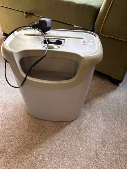 Photo of free Document shredder (UpperHale GU9) #1