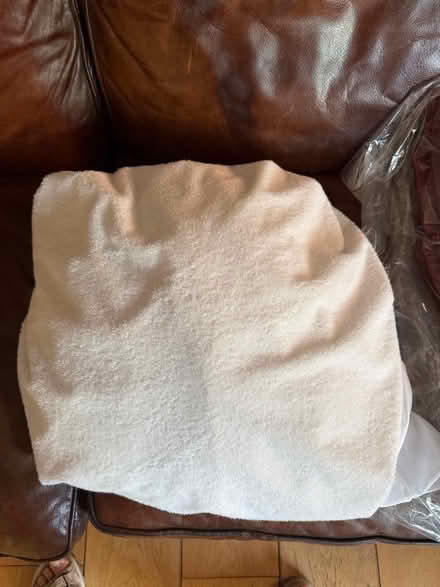 Photo of free Waterproof Mattress protector 150x200 cm (Cumnor OX2) #1