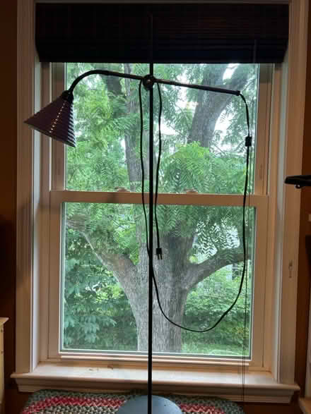 Photo of free Standing lamp (Germantown 20874) #2