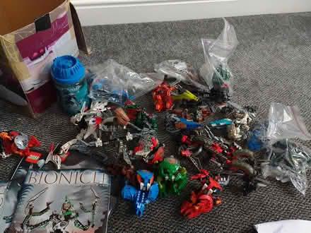 Photo of free Misc bionicle bits (Layerthorpe YO31) #1