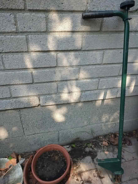 Photo of free Weeding tool (M2J1Y3) #1