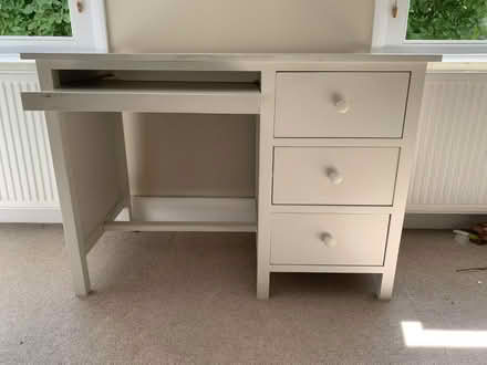 Photo of free Large white desk (Camden tube station NW1) #2