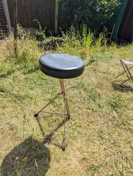 Photo of free Drum stool (chesterfield S41) #1