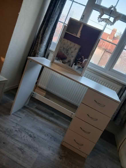 Photo of free White dressing table (Bromley North BR1) #1