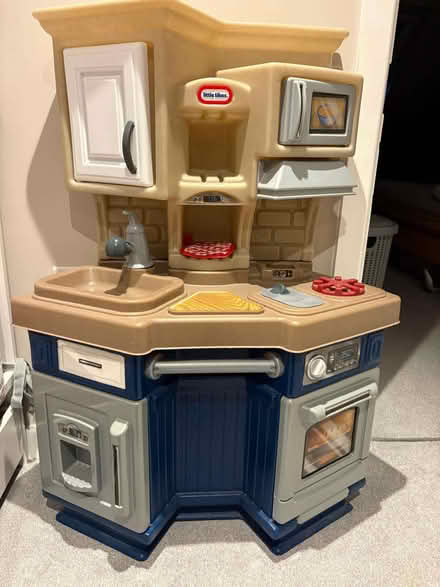 Photo of free Little Tikes children's kitchen. (Botley OX2) #1