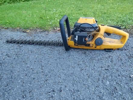 Photo of free JCB Petrol Hedge Trimmer (Lea Bridge DE4) #3