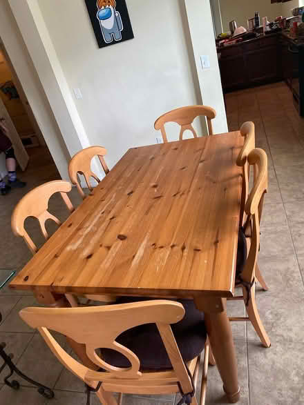 Photo of free Dining room table with six chairs (Maumee street Orlando FL) #1