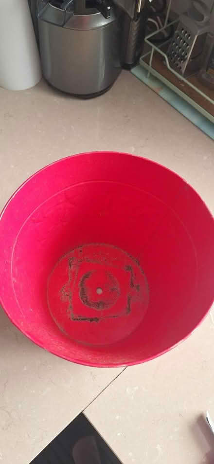Photo of free Red pot (Brent lea TW8) #3