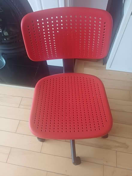 Photo of free Desk and chair (Ballyboughal) #1