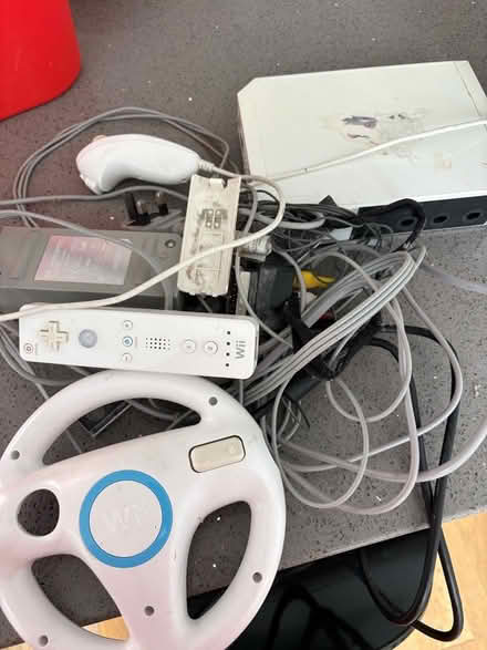 Photo of free Nintendo Wii games and broken console etc (Northchurch HP4) #2