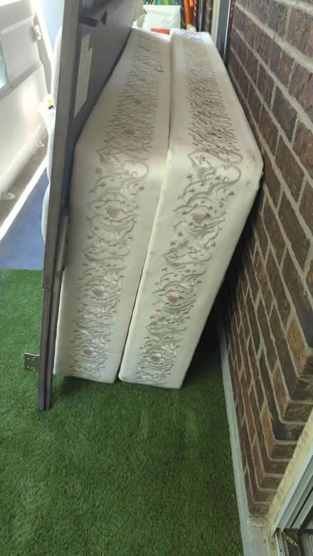 Photo of free King bed (Thornhill) #4
