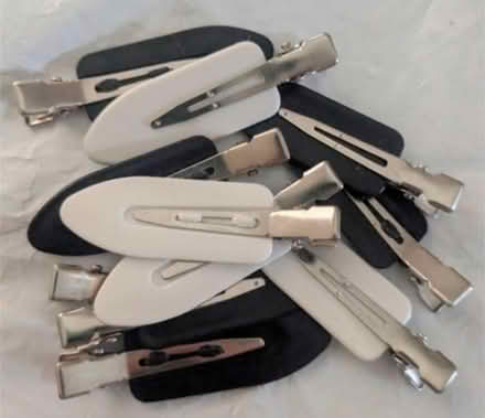 Photo of free Hairclips (N19 archway) #1